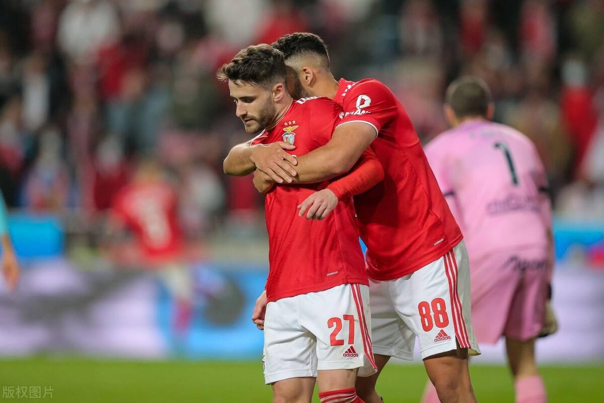 里昂轻取国米，博格巴扑点救主欧冠的简单介绍